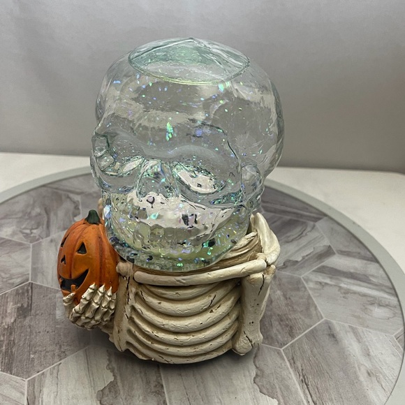 Halloween Skeleton Skull Musical Snow Globe Pumpkin Gothic...
